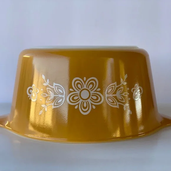 Vintage Pyrex Yellow Butterfly Gold 1 Quart Casserole Dish - Picture 6 of 9